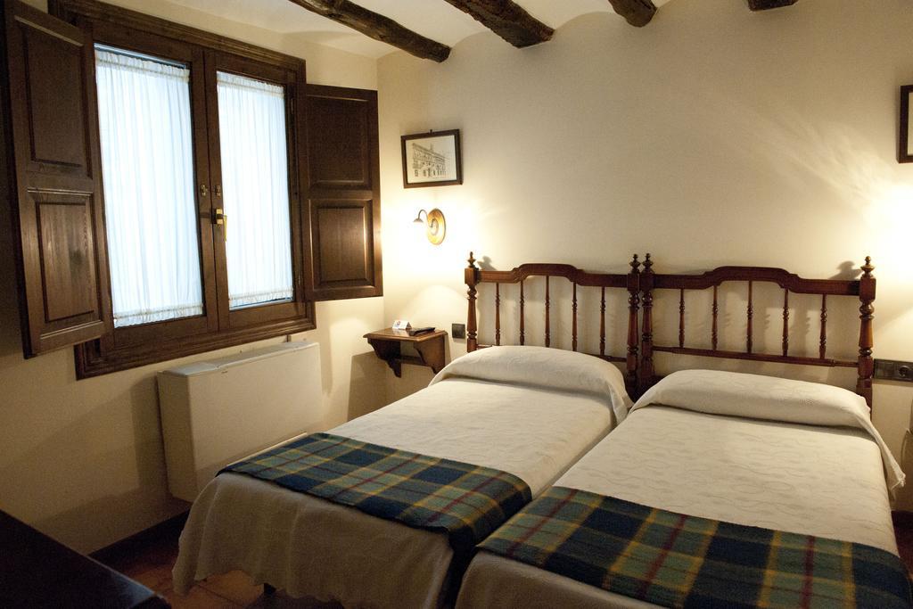 Hostal Santa Agueda Tarazona Rum bild