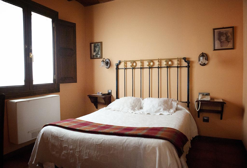 Hostal Santa Agueda Tarazona Rum bild