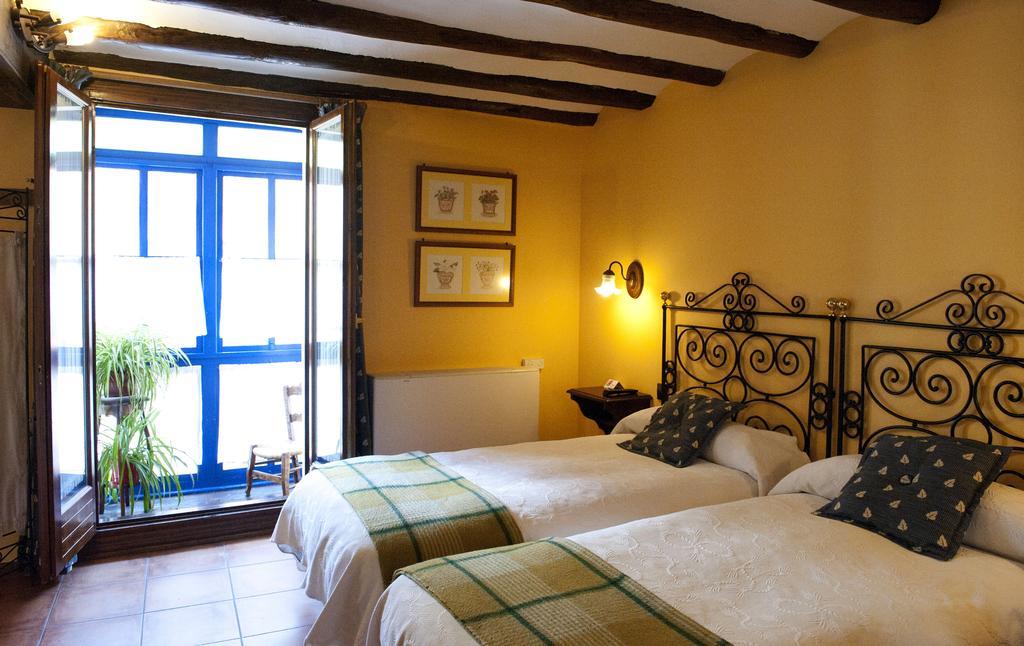 Hostal Santa Agueda Tarazona Rum bild