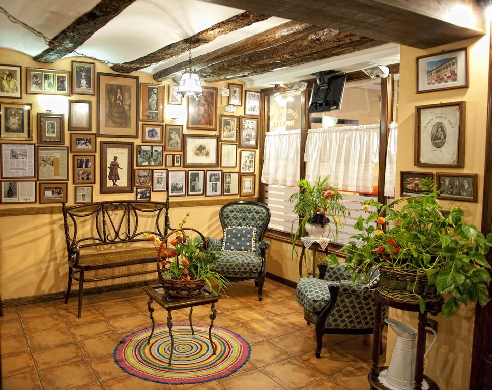 Hostal Santa Agueda Tarazona Exteriör bild
