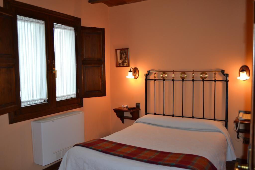 Hostal Santa Agueda Tarazona Rum bild