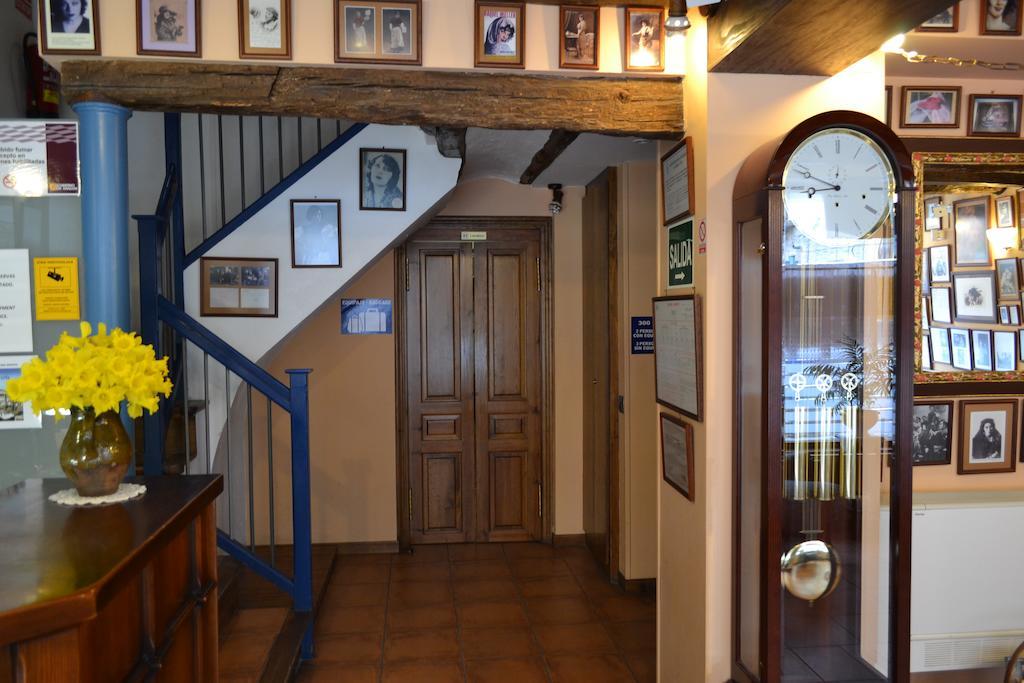 Hostal Santa Agueda Tarazona Exteriör bild