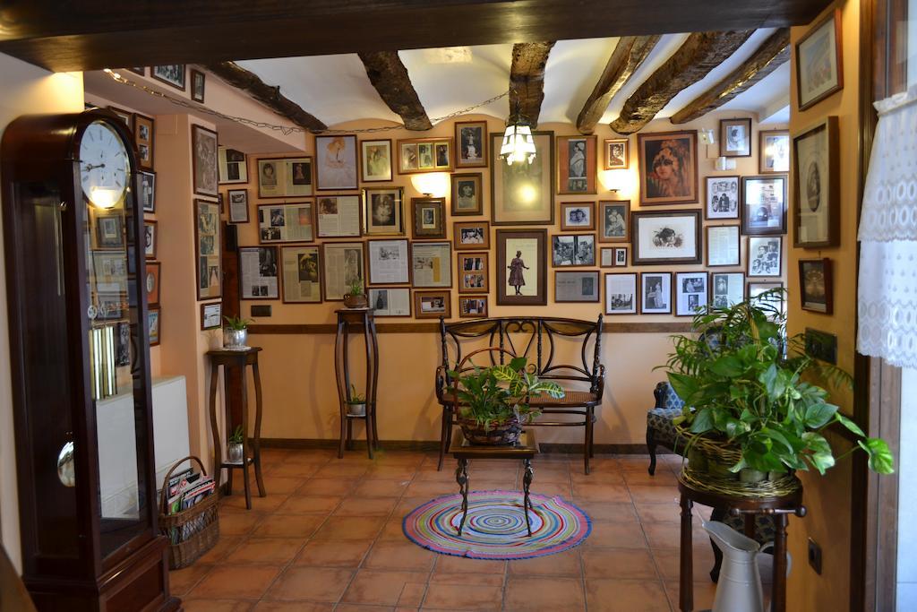 Hostal Santa Agueda Tarazona Exteriör bild