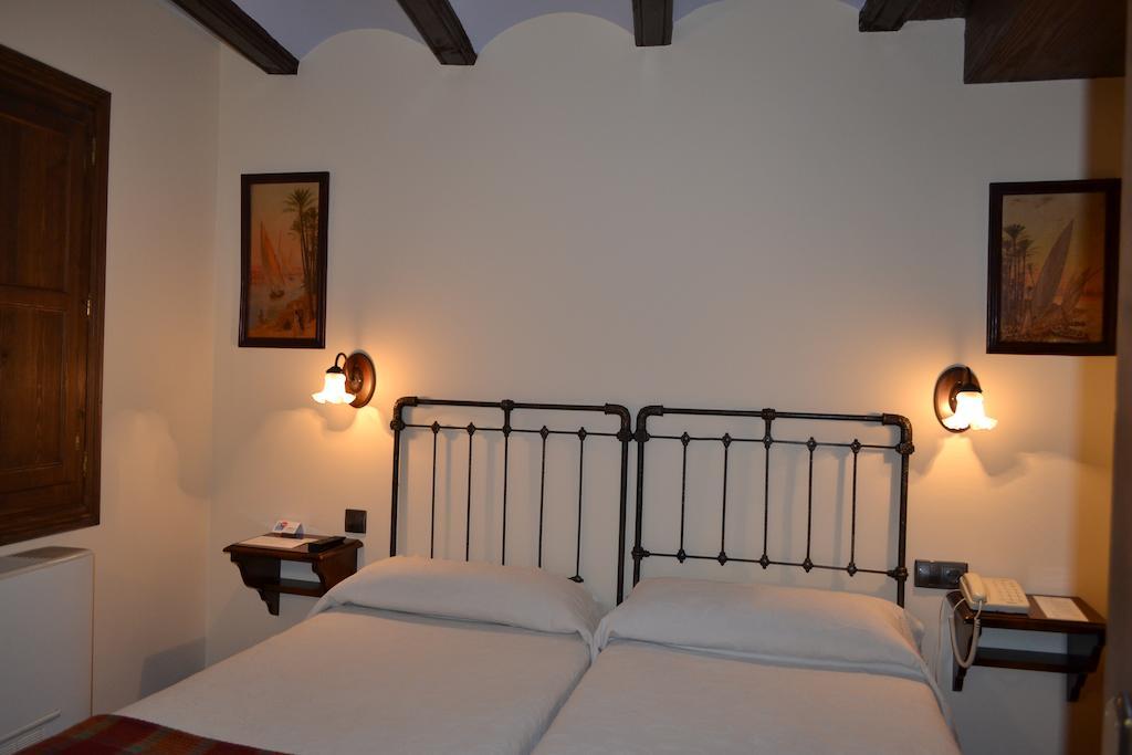 Hostal Santa Agueda Tarazona Exteriör bild